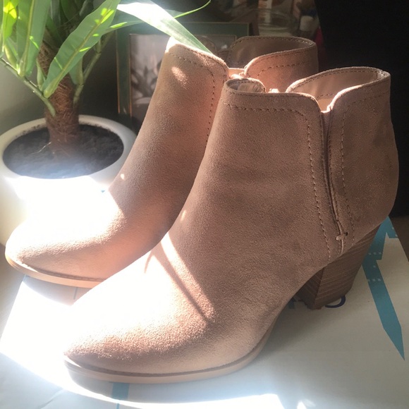 Cityclassified Shoes - Brown Booties